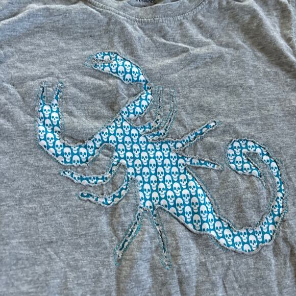 Gymboree Boys Size 10 Tee Shirt Scorpion Skulls Applique Gray Blue - Picture 2 of 4